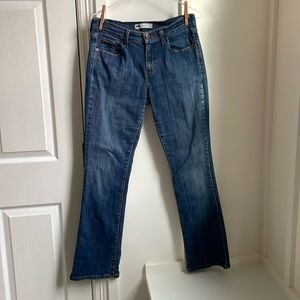 Levi 515 bootcut jeans. Size 6. Blue denim.